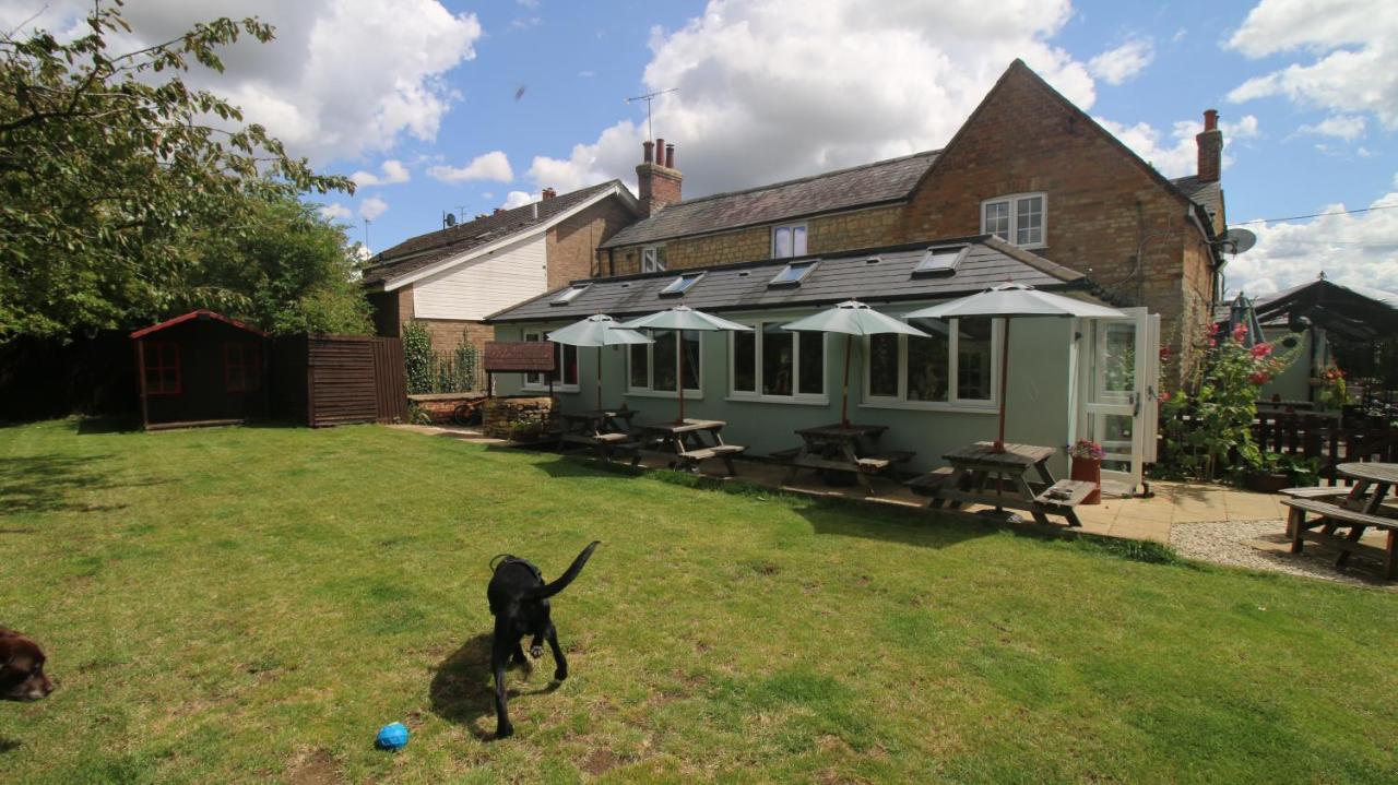 The White Lion At Wicken Bed and Breakfast Milton Keynes Exteriör bild