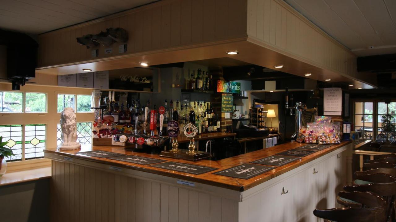 The White Lion At Wicken Bed and Breakfast Milton Keynes Exteriör bild