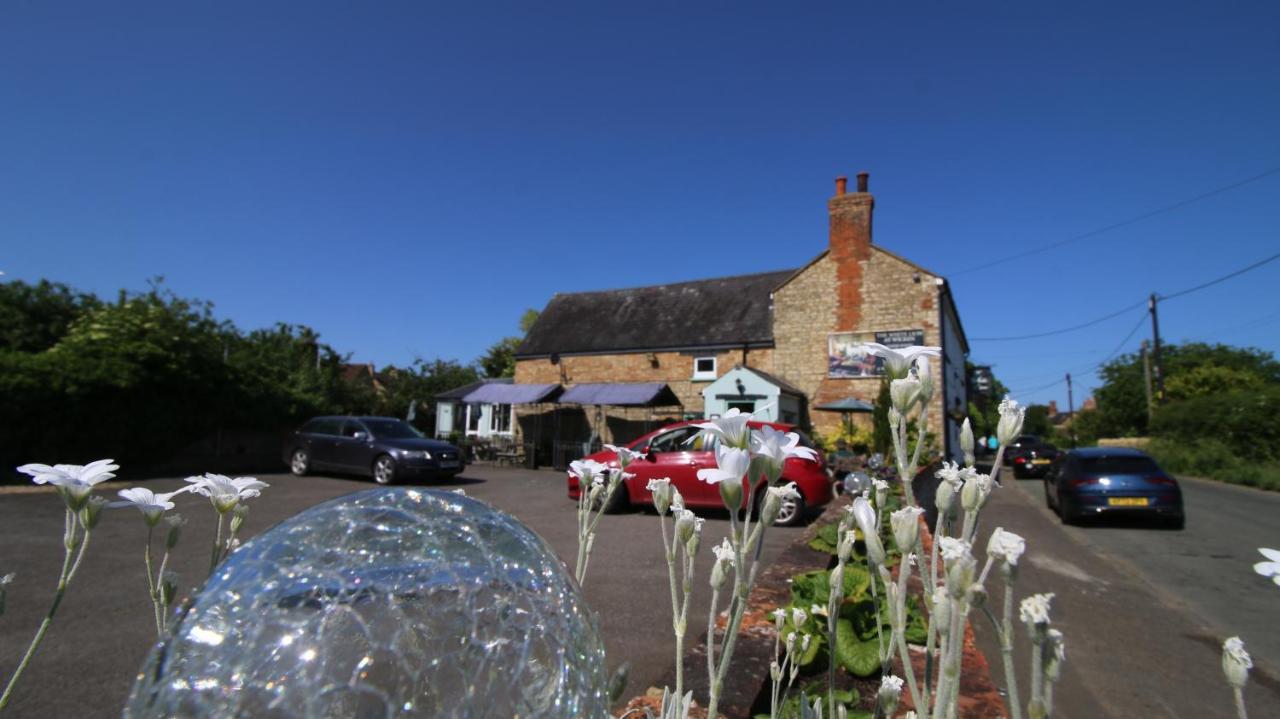 The White Lion At Wicken Bed and Breakfast Milton Keynes Exteriör bild