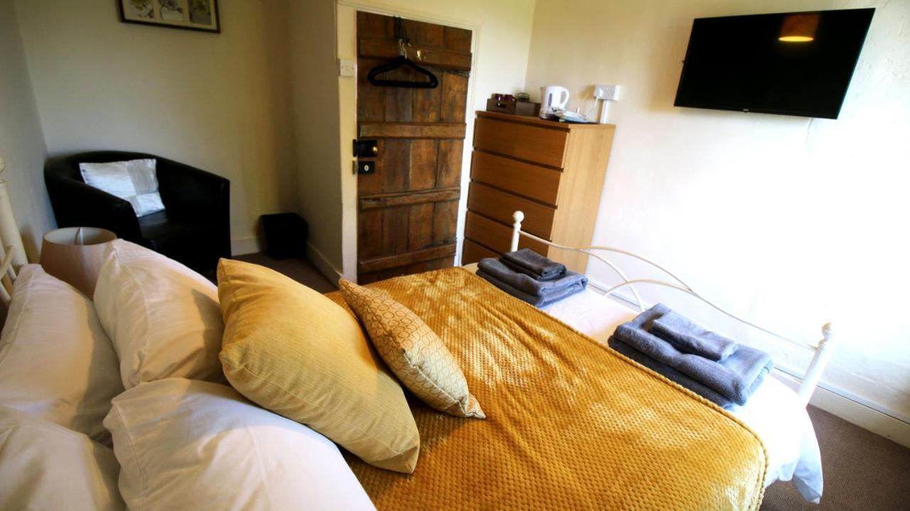 The White Lion At Wicken Bed and Breakfast Milton Keynes Exteriör bild
