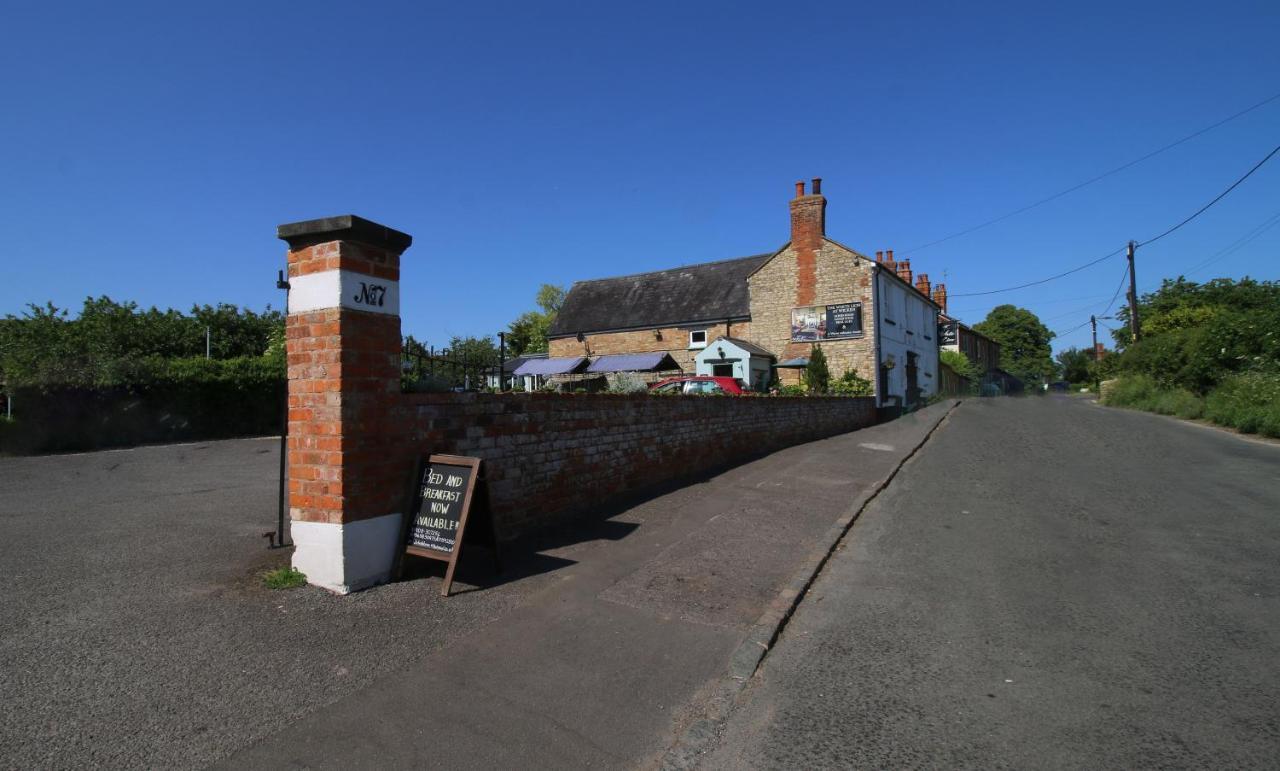The White Lion At Wicken Bed and Breakfast Milton Keynes Exteriör bild