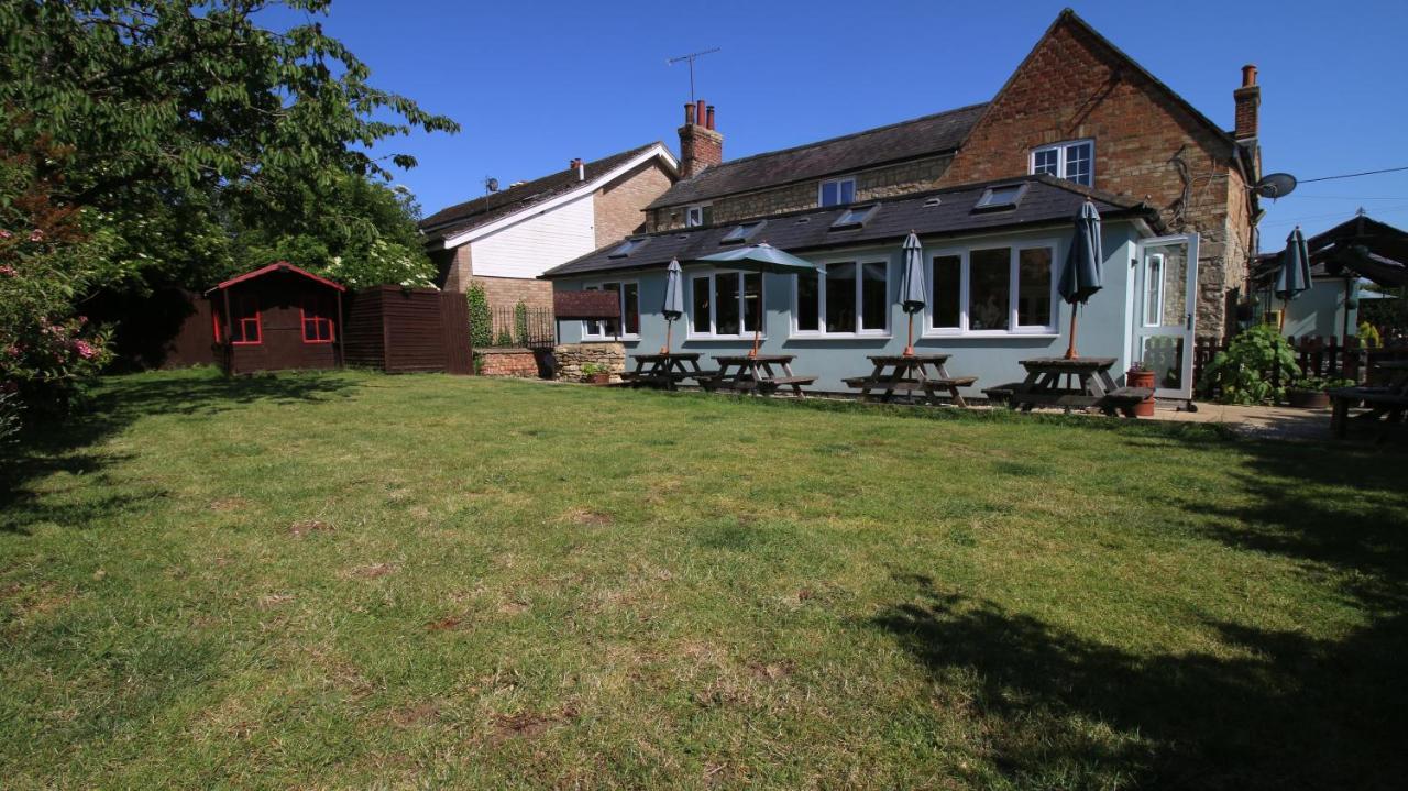 The White Lion At Wicken Bed and Breakfast Milton Keynes Exteriör bild